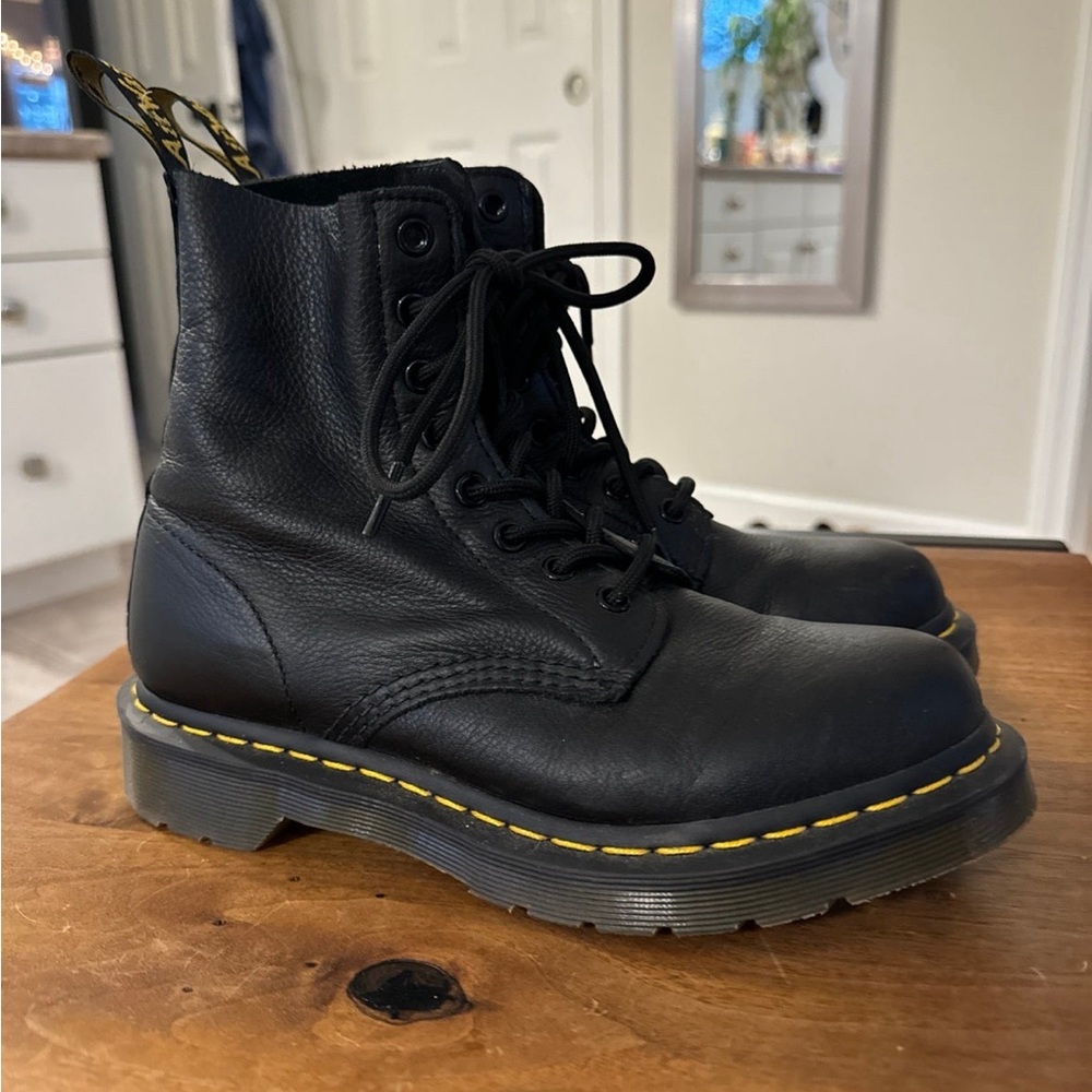 Dr. Martens AirWair Boots, Sz 7
